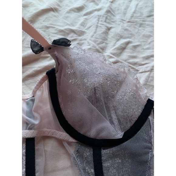 ♛ Victoria’s Secret Pink & Black Chantilly Lace Bustier ♛ - Picture 7 of 7